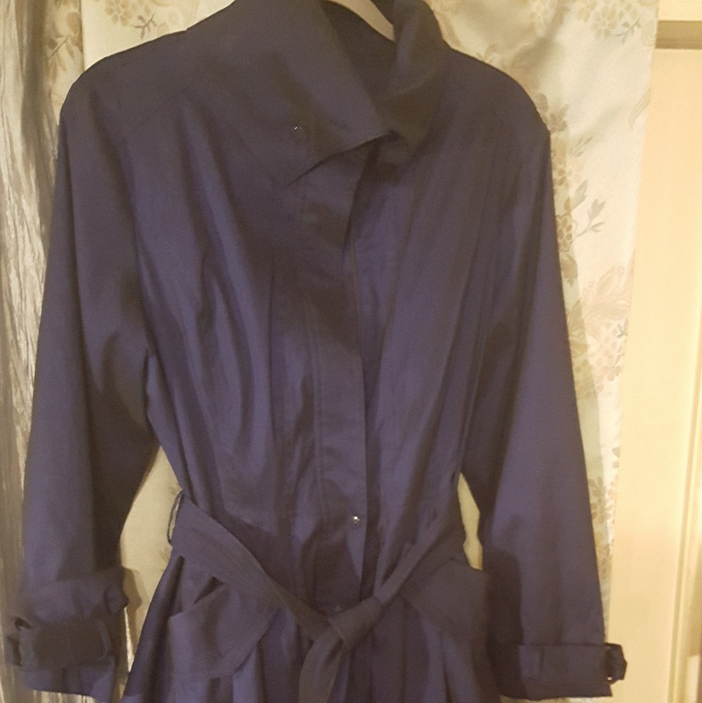 CLASSIC "FRENCH STYLE" NAVY TRENCH COAT